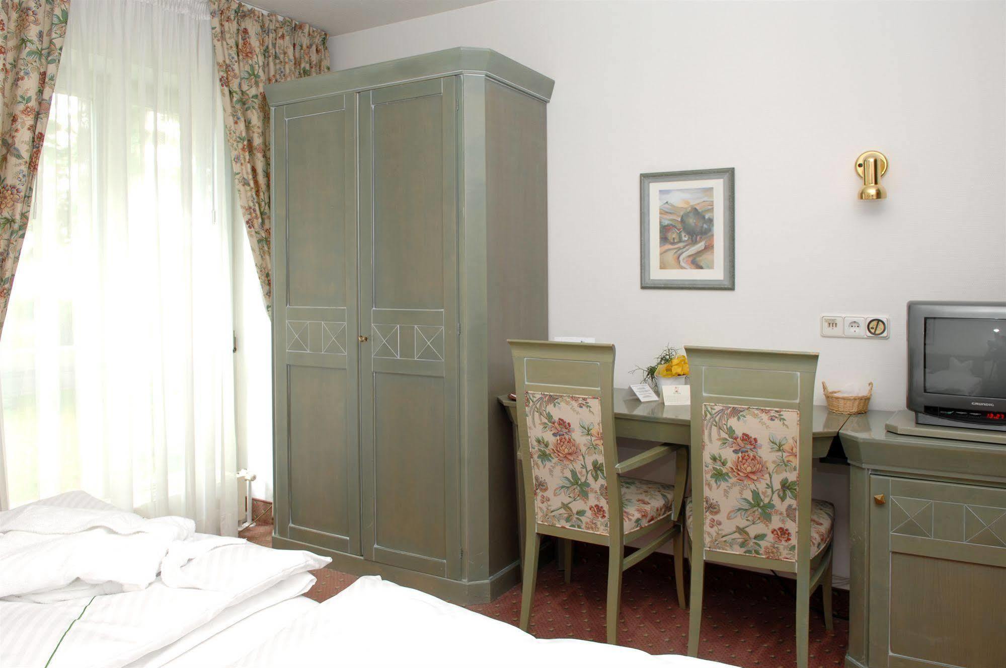 Hotel Gasthof Der Krug Stegaurach Εξωτερικό φωτογραφία